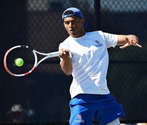 Boys tennis: Streamwood’s Veltkamp advances to Class 2A state quarterfinals