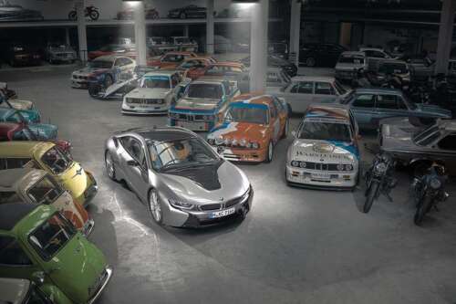 BMW i8 set to speed off into the sunset