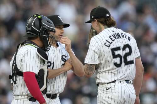 White Sox nearly come back in a game that ended with infield fly and interference call - Vimarsana News