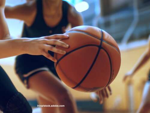 Girls basketball: Rolling Meadows surges late to win regional over Lake Zurich