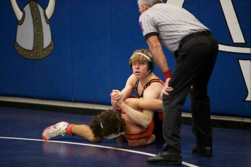 Wrestling: Glenbard East 4th, Geneva 5th at Newbill invite - Vimarsana News