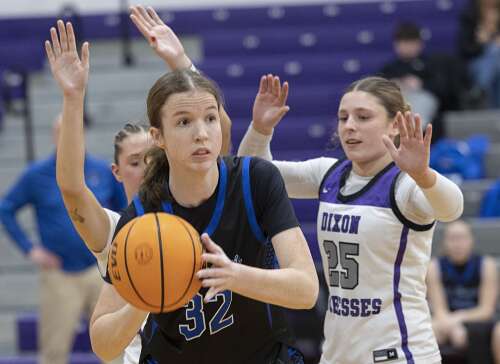 Girls basketball: Dixon pulls away from St. Francis in the second half