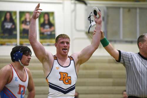 Boys wrestling regional roundup: Prospect holds off Fremd to claim regional crown - Vimarsana News