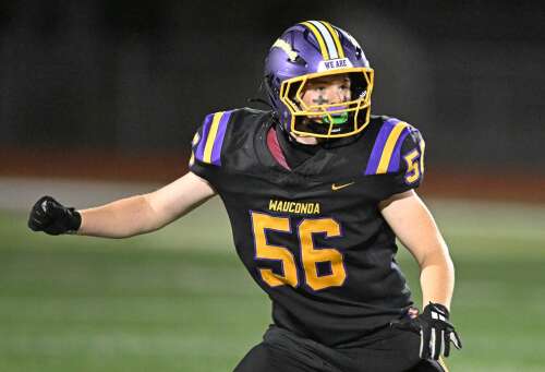 Senior linebacker Silton is ‘huge' as Wauconda overpowers Lakes