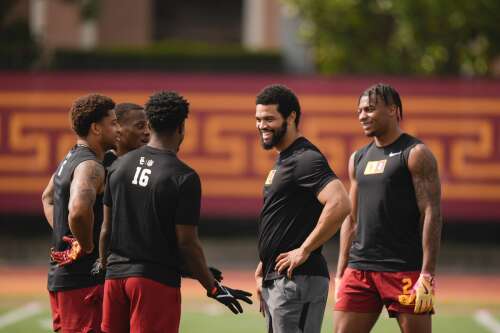 How Caleb Williams can win over Bears' locker room - Vimarsana News