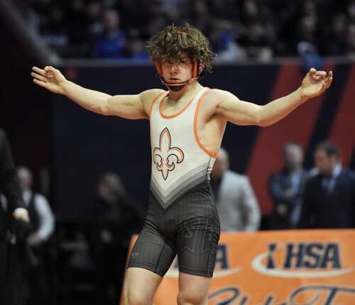 St. Charles East's Ben Davino is a 3-time state champ and ranked No. 1 in the nation at 132 pounds - Vimarsana News