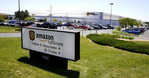 Amazon unveils Romeoville facility, may hire 8,000 workers by next year