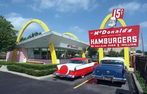 McDonald's plans to tear down Des Plaines replica restaurant