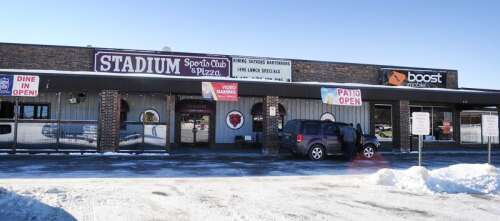 Old Stadium sports bar and strip mall to be demolished for new QuikTrip gas station in Rolling Meadows