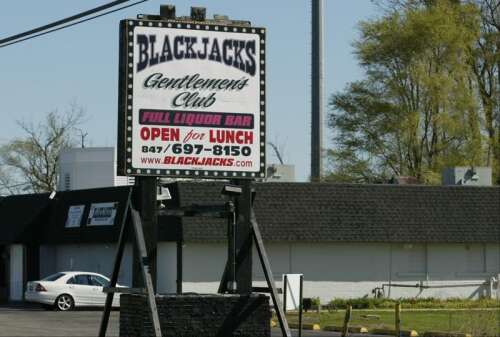 Felons shouldn't own Blackjacks strip club, group tells Kane board