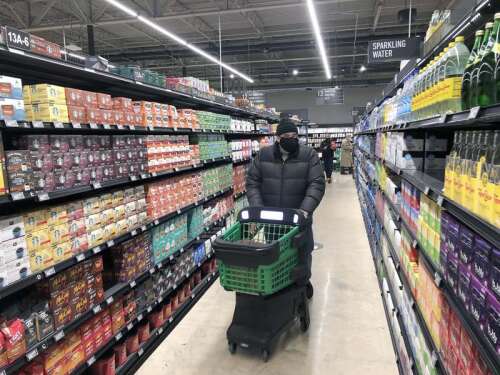 Shoppers hunt for prime deals as Schaumburg Amazon Fresh store