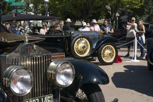 Crowds welcome Concours d'Elegance, antique cars back to downtown Geneva