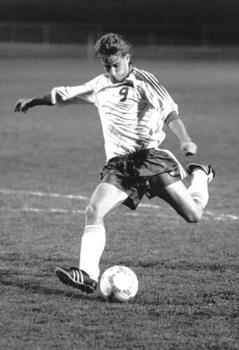 Hoffman Estates soccer legend Ken Snow dies