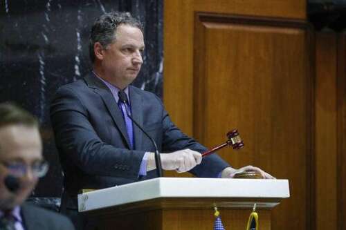 An Indiana House committee advanced legislation that would support a new Bears stadium in Hammond on Thursday morning, just as a scheduled hearing on competing Illinois legislation in Springfield was ...