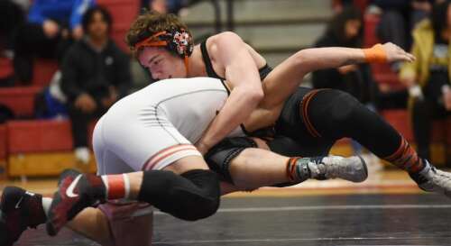 Wrestling notes: Round Lake's Cole, Libertyville's big men among those to watch at Lake invite - Vimarsana News