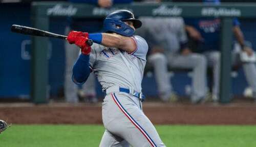 Mariners win 6th straight, sweep Rangers with 8-4 victory