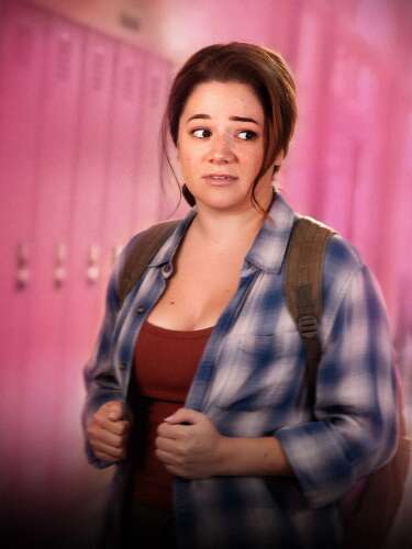 Des Plaines native Elizabeth Stenholt returns to Paramount Theatre for ‘Mean Girls' regional premiere
