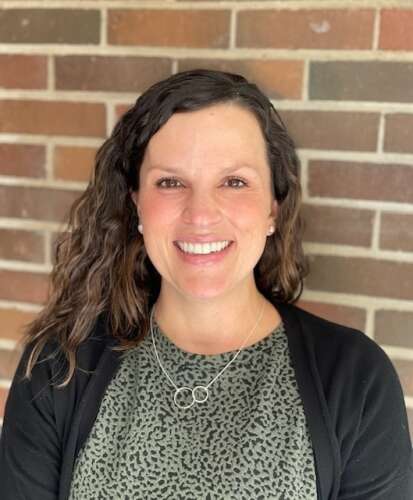 District 200 names Katie DeLaRosa as Emerson Elementary School principal - Vimarsana News