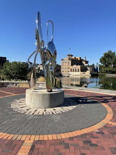 Reflections of the past: How town square monuments help tell cities' stories