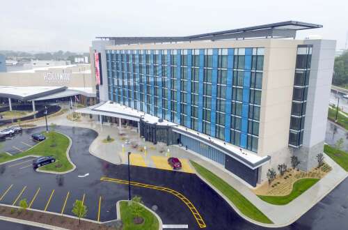 Business booms for Hollywood Casino Aurora during first full month at new $360 million facility
