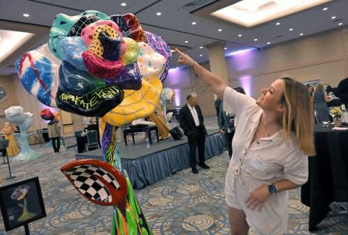 Flower power: Big rose sculptures sprout in Rosemont