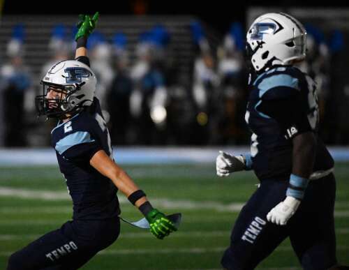 Moran’s 3 picks lift Prospect past Fremd