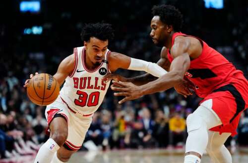 Leonard scores 23 points in Toronto return as Raptors rout turnover ...