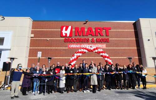 New, larger H-Mart Asian grocery store opens in renovated former Kohl’s ...