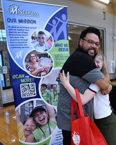 ‘They want to work’: Suburbanites with disabilities find opportunity at Carol Stream expo