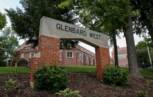 Ballot count so far favors Glenbard Dist. 87's $183 million request - Vimarsana News