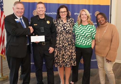 Naperville Rotary's Holiday Parade of Lights awards over $70,000 to nonprofit organizations - Vimarsana News