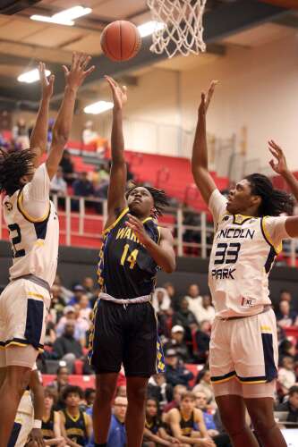 Warren cruises to Proviso West championship - Daily Herald