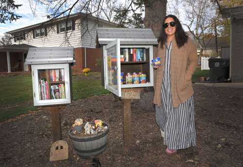 When the government shutdown resulted in the suspension of the Supplemental Nutrition Assistance Program that provides food assistance to low-income families, members of Carl Sandburg Middle School’...