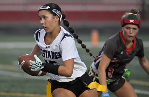 Girls flag football: Rolling Meadows battles through heat, two overtimes to get by Barrington