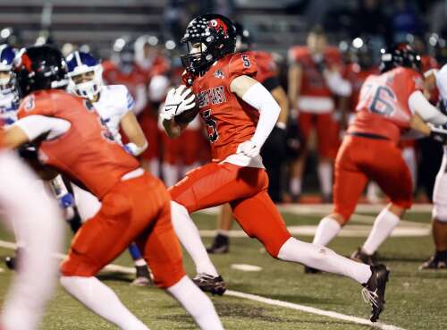 Velazquez's 48-yard field goal gives Glenbard East UEC East title over Riverside-Brookfield