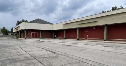 Time to bring in a new developer? Lisle trustees reviewing options on shuttered shopping center