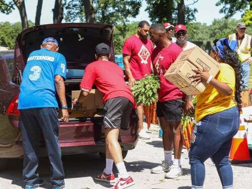 Black fraternities and sororities give out free food to a 1,000 families in Aurora for Juneteenth, Father's Day Weekend - Vimarsana News