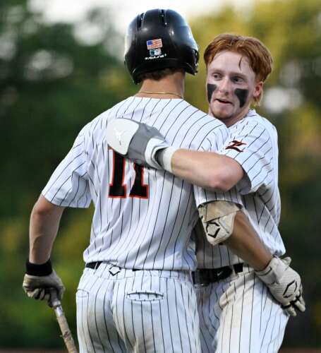 Baseball: Lockwood, Libertyville keep state title repeat hopes alive with thrilling supersectional win