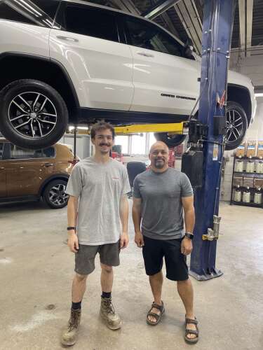 Father-son duo expand auto body shop business with new Geneva location