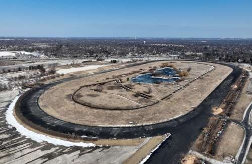 The day after Indiana made a major play to lure the Bears, officials involved in negotiations with the team on this side of the state line played defense saying the team still is very much interested ...