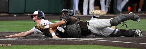 Baseball: Libertyville's one win away from second straight state title after Buenik's gem
