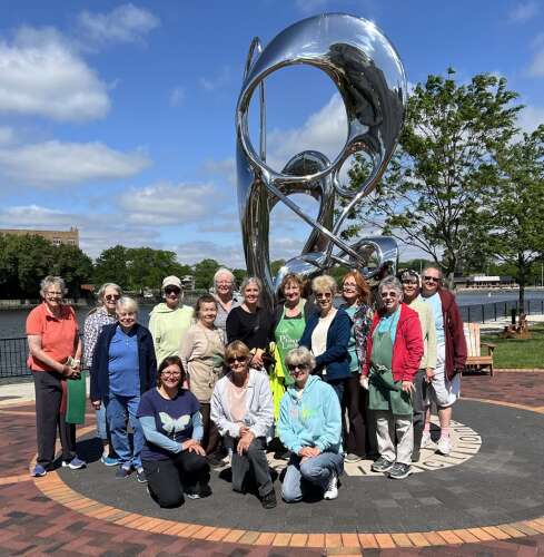 Pottawatomie Garden Club plants flowers in downtown St. Charles - Vimarsana News