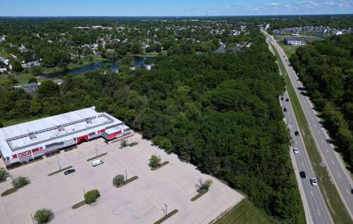 ‘A quality investment in the community': Townhouses planned for undeveloped land in Deer Park