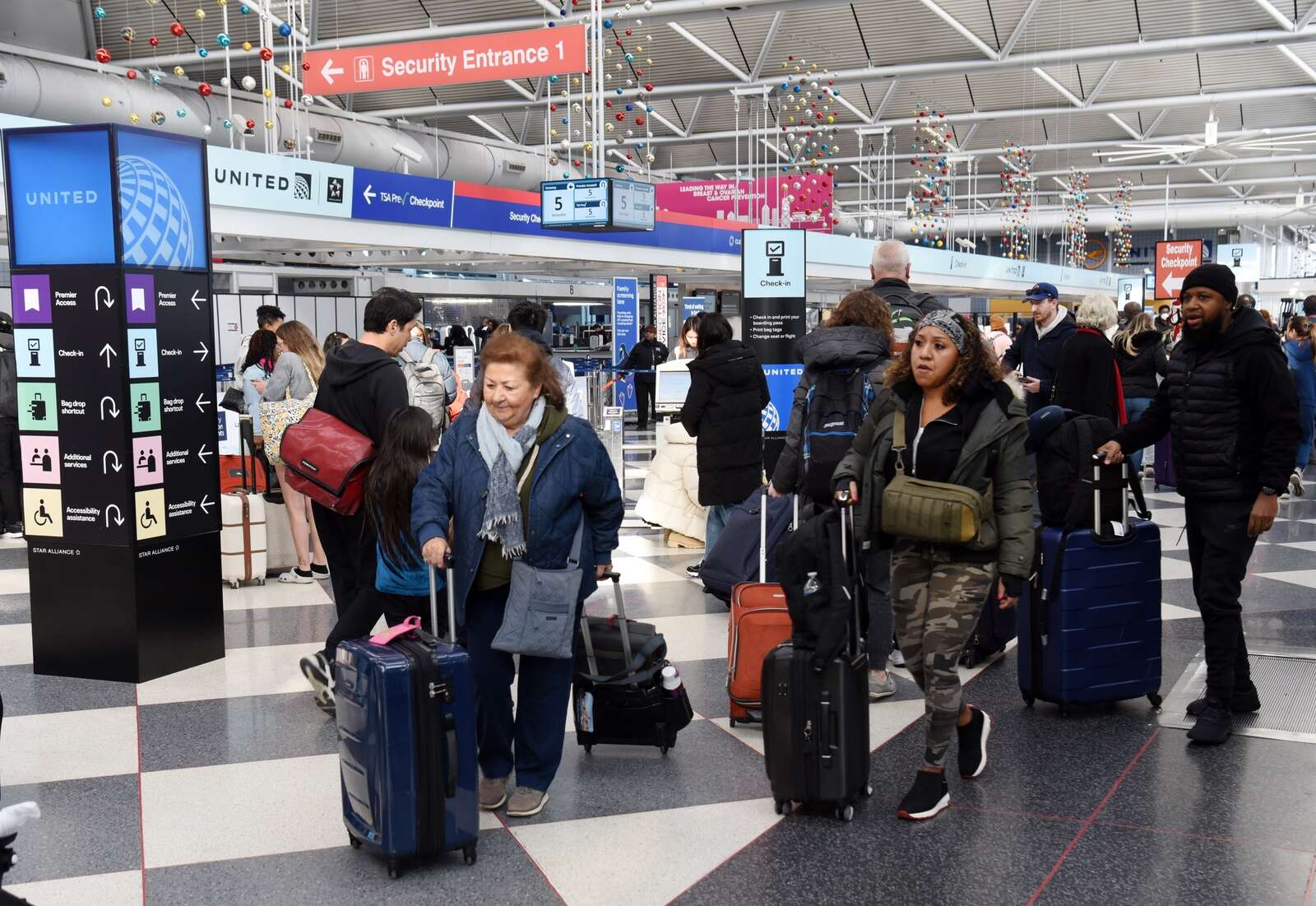 7 WORST TSA Line Mistakes (Travel Tips for Airport Security 2024) 