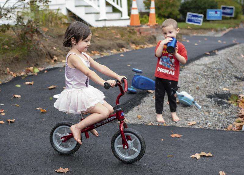 Kid bike with no pedals cheap