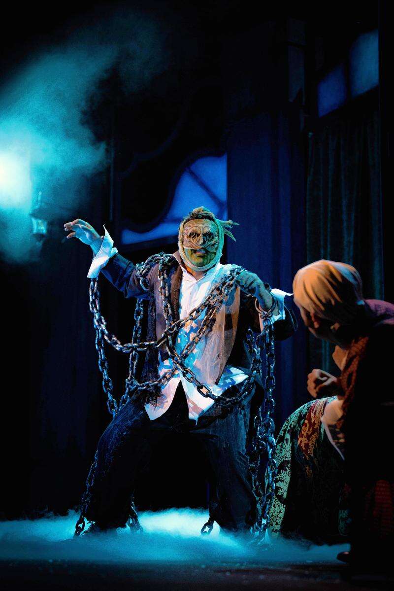 Metropolis' 'Christmas Carol' reminds audiences that Dickens' holiday