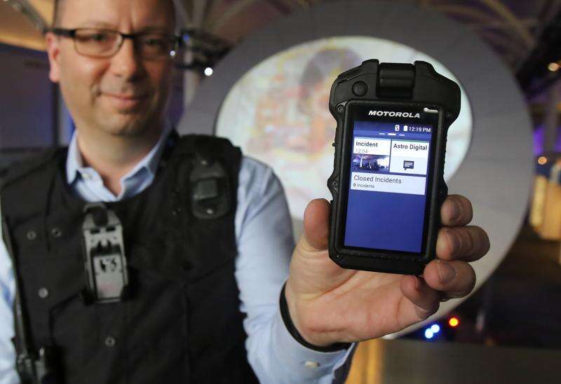 Body Cameras for Police and Security - Motorola Solutions