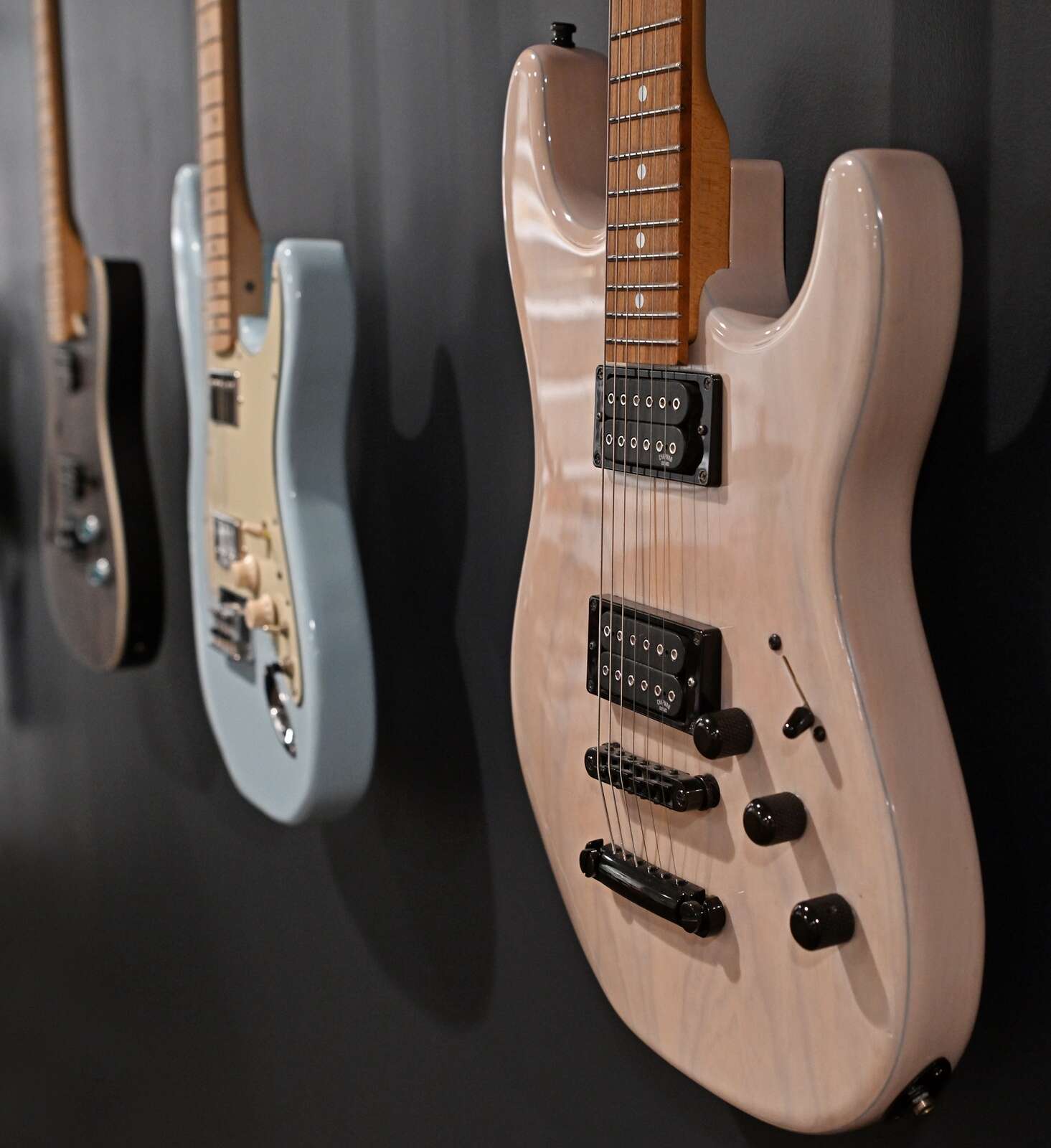 Custom guitar maker in South Elgin brings musicians’ visions to life