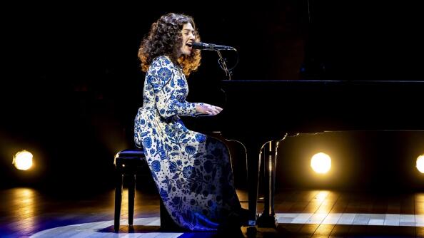 Tiffany Topol as Carole King hits a milestone in 1971 playing at Carnegie Hall in “Beautiful: The Carole King Musical” at Paramount Theatre in Aurora.
